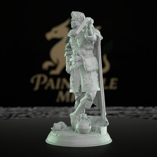 Elven Bard Miniature Lute Cloak | Medium | DM Stash | D&D DnD Pathfinder Miniature