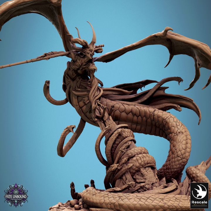 Zhaelyss, Reina Ofidia - Majestuosa (Peana de 100 mm)