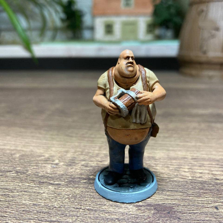 Tavern Host - Haughty (25mm Base)