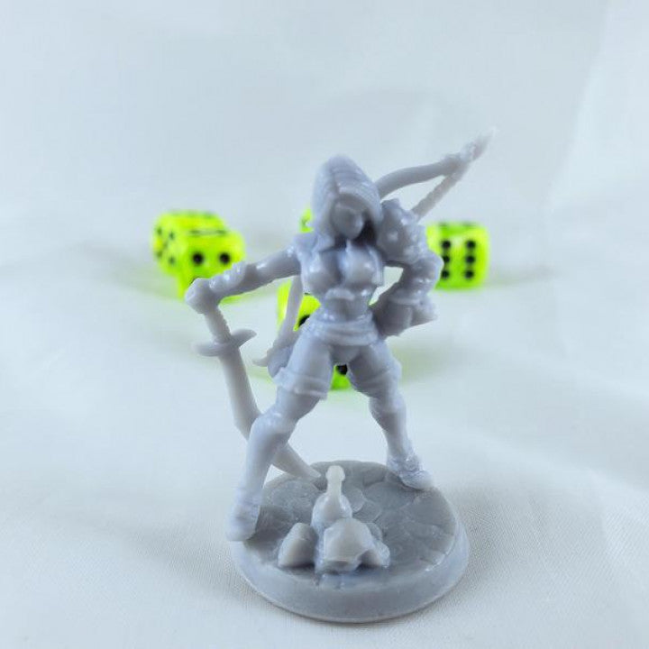 Aline the Bold - Rogue Captain (25mm Base)