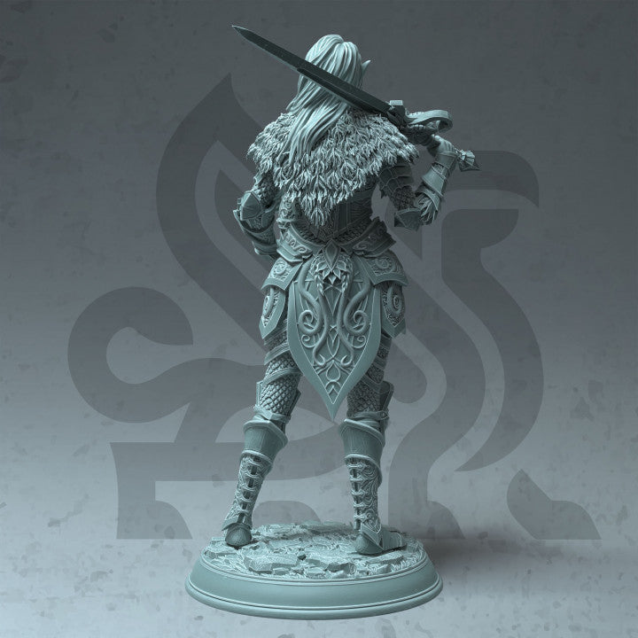 Fey Elf Paladin - Regal (25mm Base)