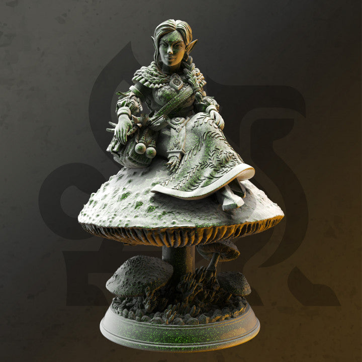 Halfling Druid of Spores - Seated (25mm Base)