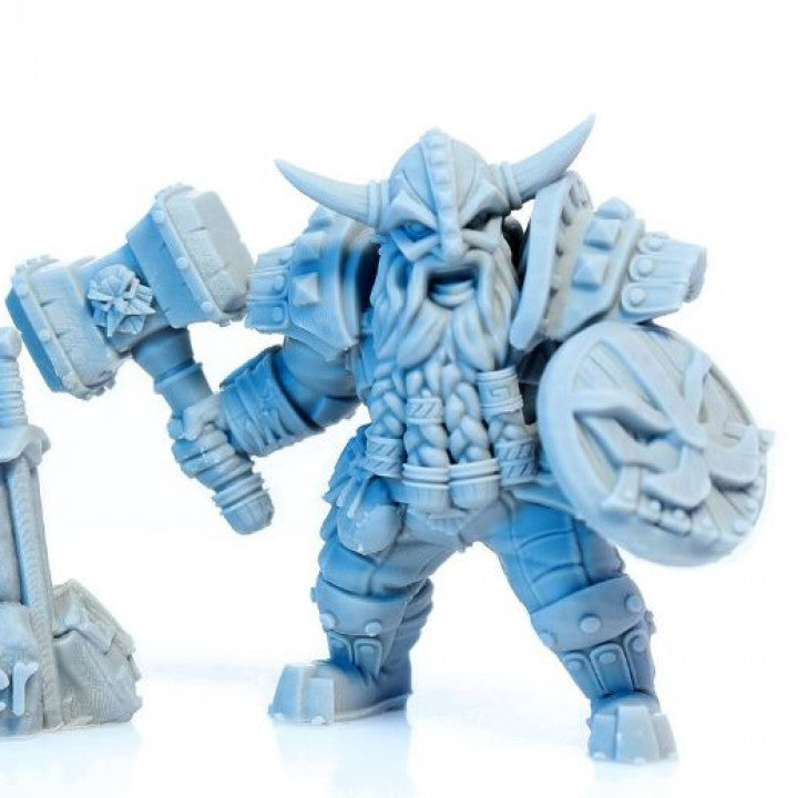 Dwarven Defender - Guard (25mm Base)