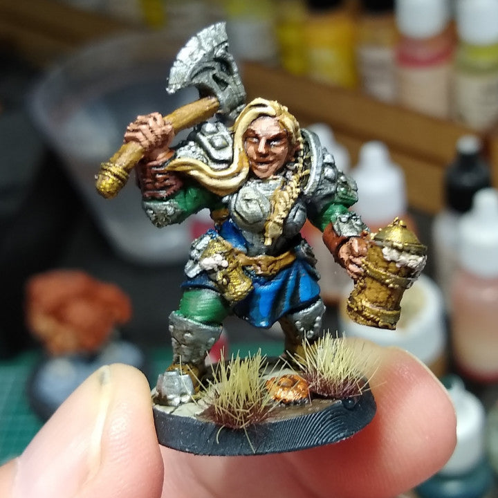 Dwarven Defender - Guard (25mm Base)