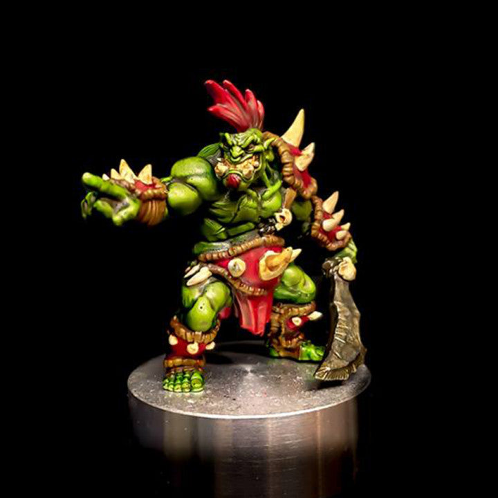 Ogre Marauder - Pointing (50mm Base)