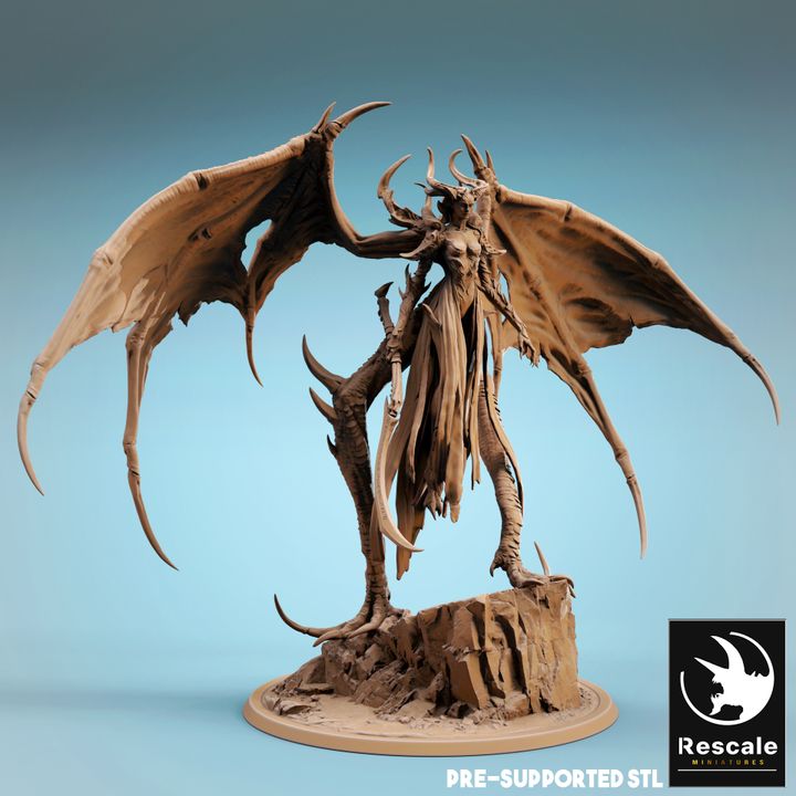 Demon Queen - Regal (100mm Base)