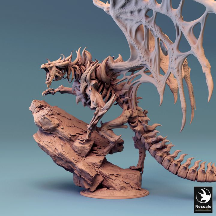 Undead Dragon - Climbing Pose (100mm Base)