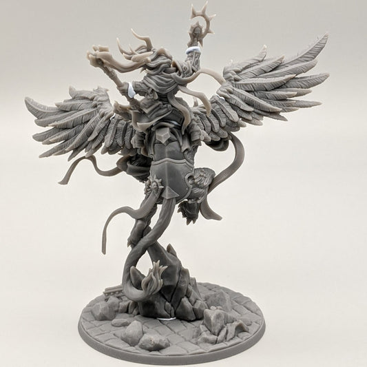 Agata on Winged Lion - Heroic (100mm Base)