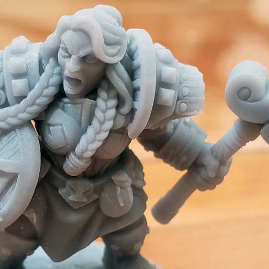 Dwarven Defender - Guard (25mm Base)