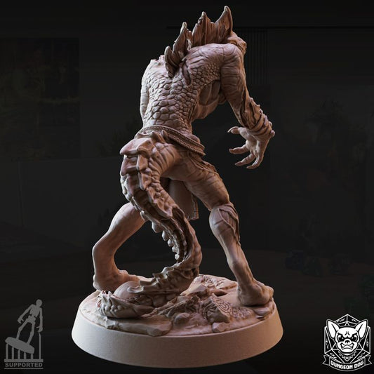 Lizard Zombie - Snarling (25mm Base)