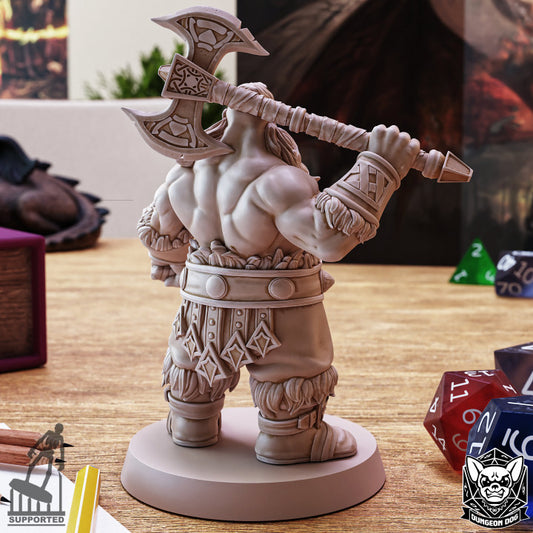 Dwarf Barbarian - Standing (25mm Base)