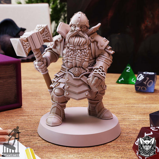Dwarf Warrior - Guard (25mm Base)