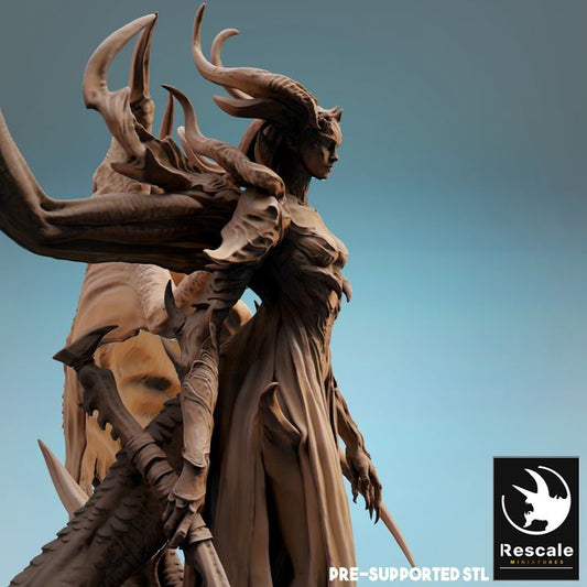 Demon Queen - Regal (100mm Base)